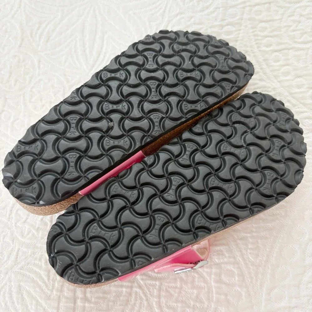 Birkenstock Patent Birkoflor Gizeh Sandals, Candy Pink SZ 38 US 7‎